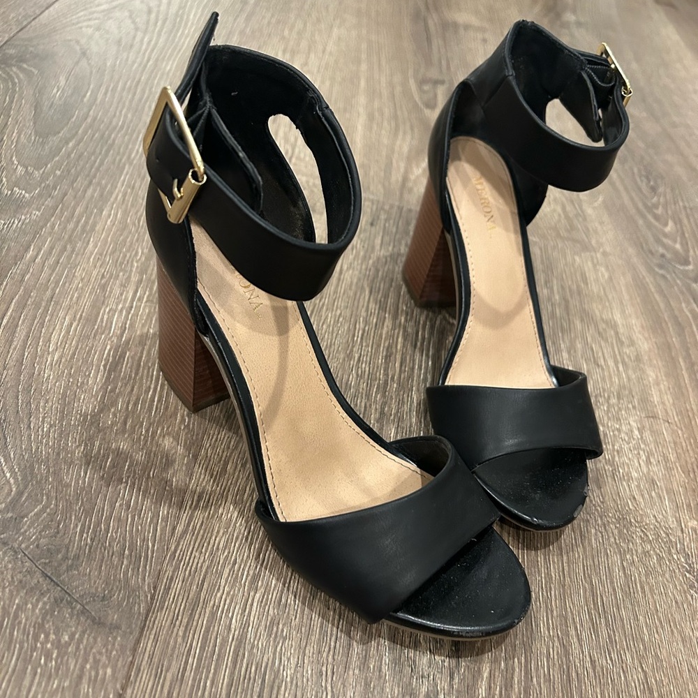 Merona Black, Brown & Gold heels with ankle strap and block heel Size 7